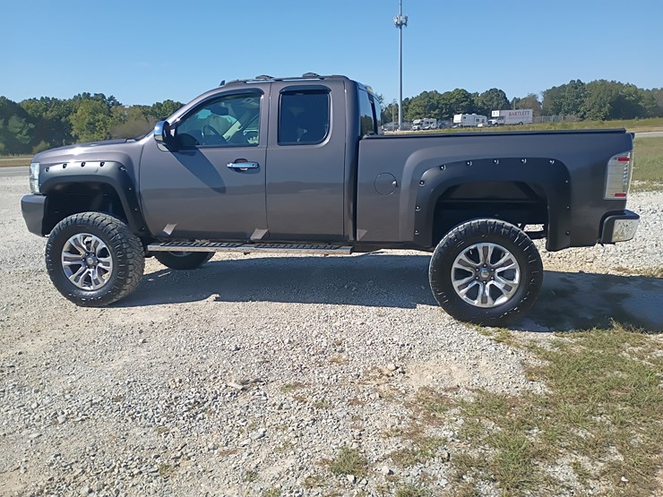2010-chevrolet-silverado-1500-image-4