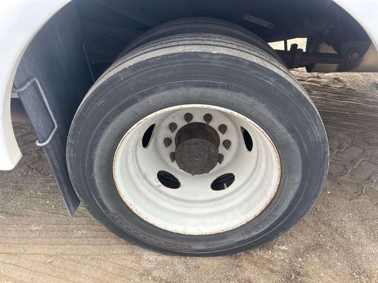 2016-ford-f550-image-25