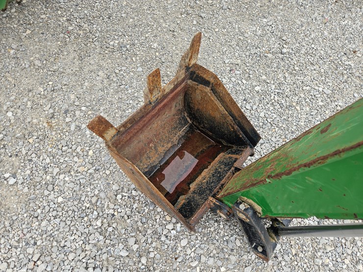 2011-john-deere-3720-image-16