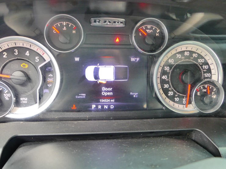 2015-dodge-ram-1500-image-15