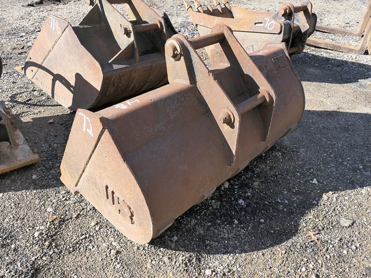 caterpillar-420-image-2
