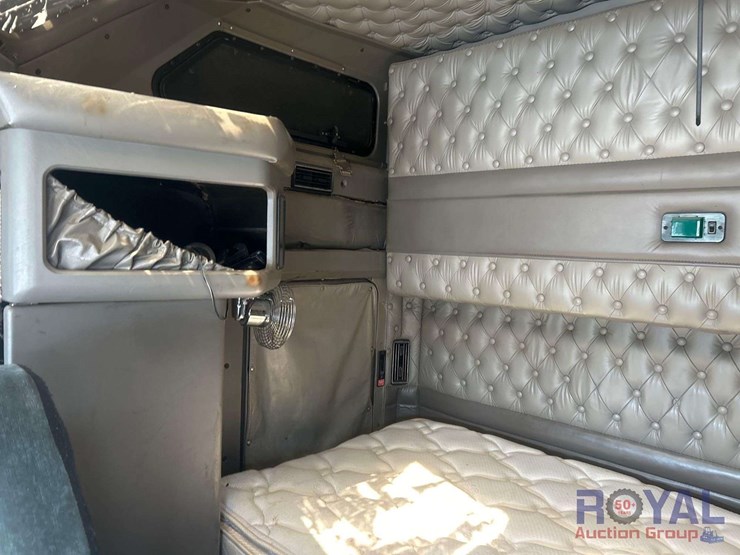 2005-kenworth-w900-image-14