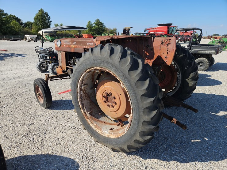 massey-ferguson-165-image-7