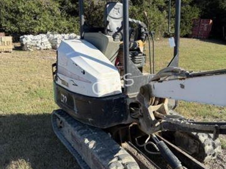 2013-bobcat-e32-image-5