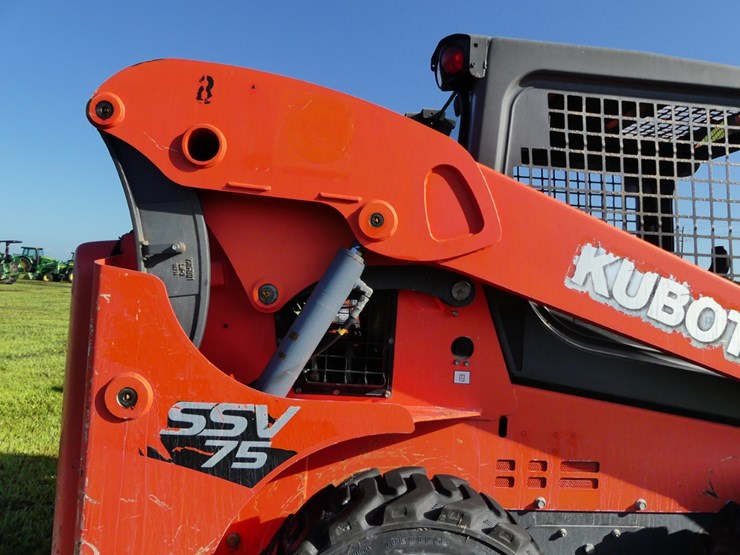 2017-kubota-ssv75-image-7