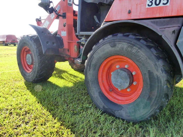 2019-kubota-r530-image-7