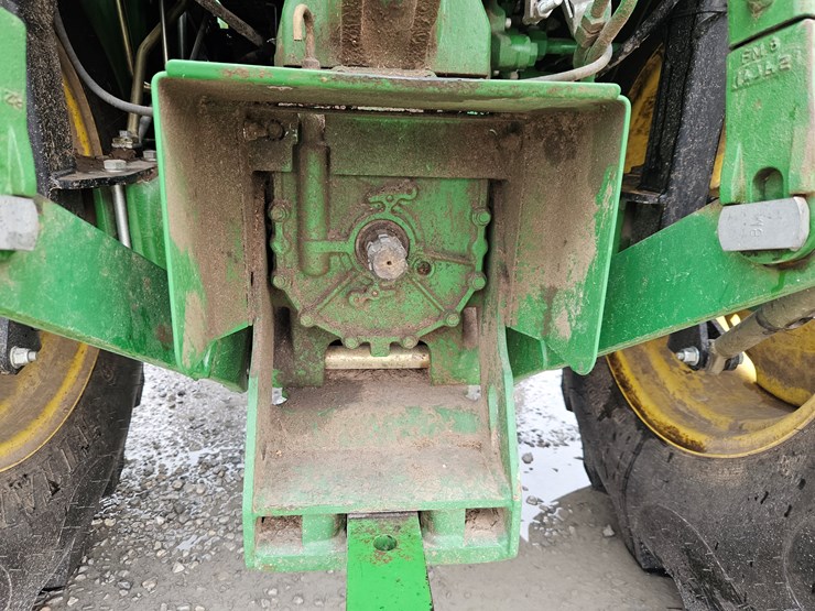 2015-john-deere-4044r-image-17