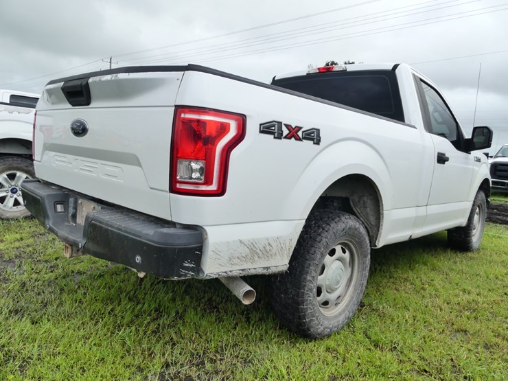2017-ford-f150-xl-image-3