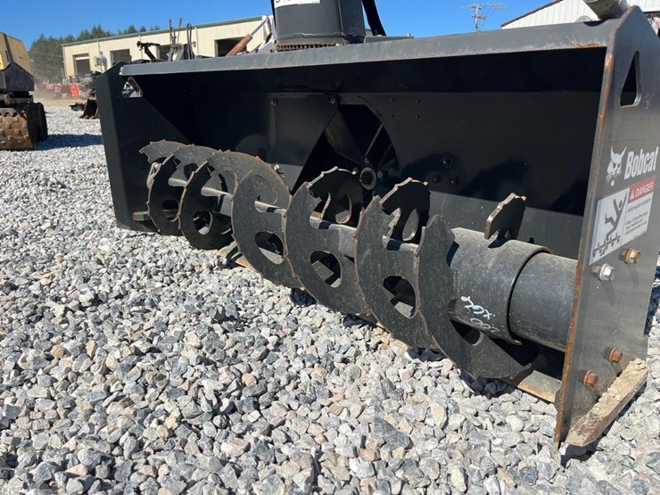 2019-bobcat-66"-sb200-snowblower-image-9