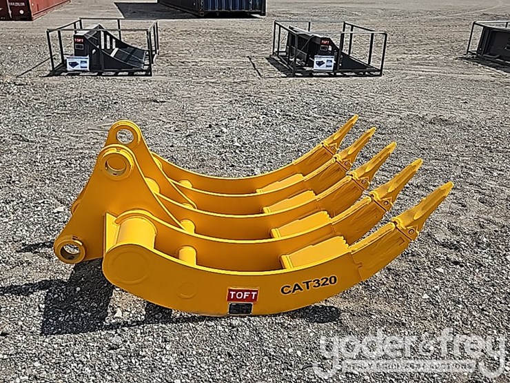 2025-caterpillar-320-image-6