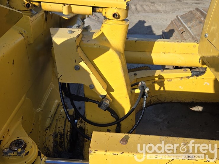 2020-komatsu-d61pxi-24-image-21