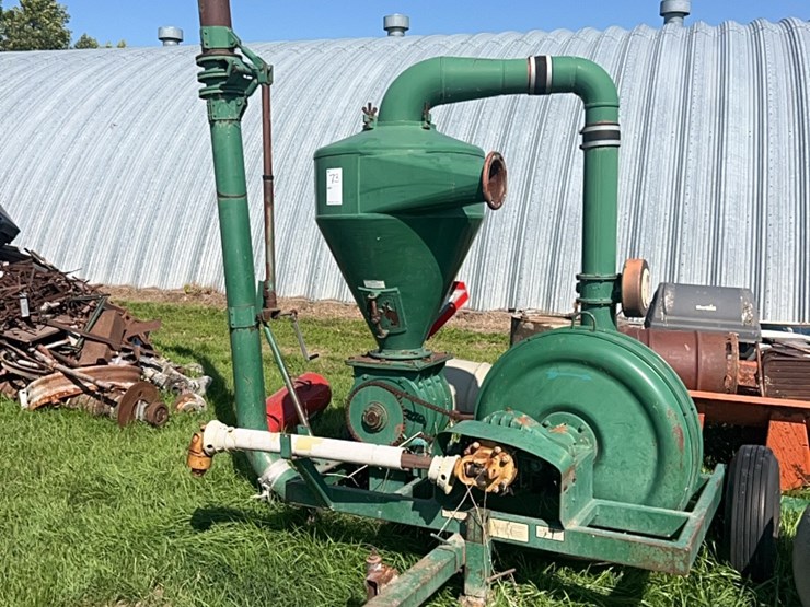 nuero-grain-vac,-comes-with-hoses-and-attachments-image-4