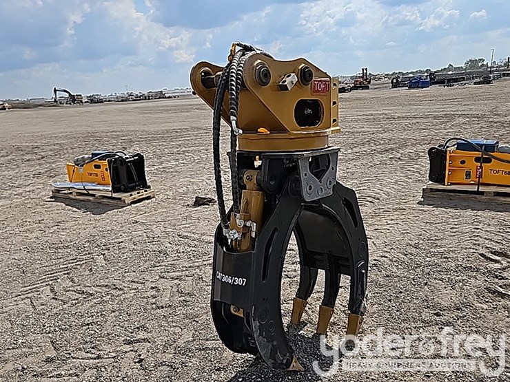 2025-caterpillar-305-image-5