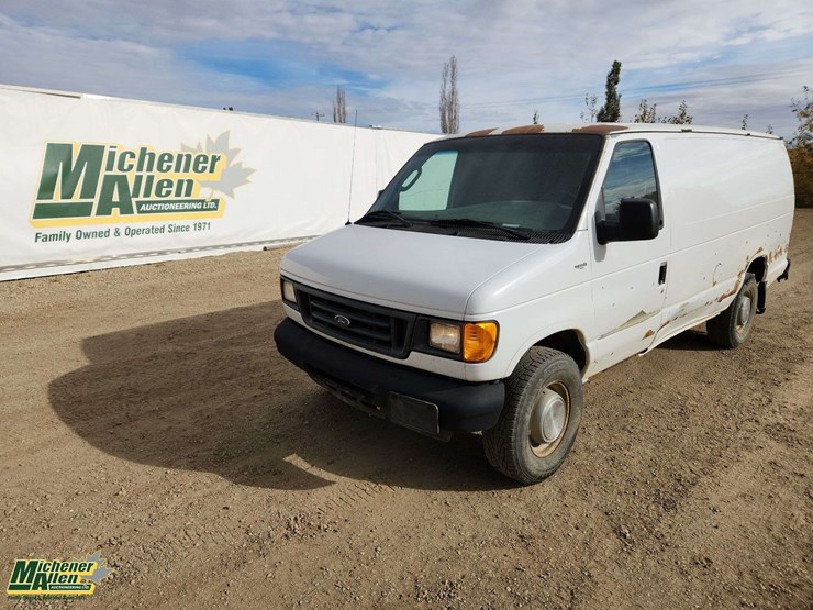 2006-ford-cargo-image-1