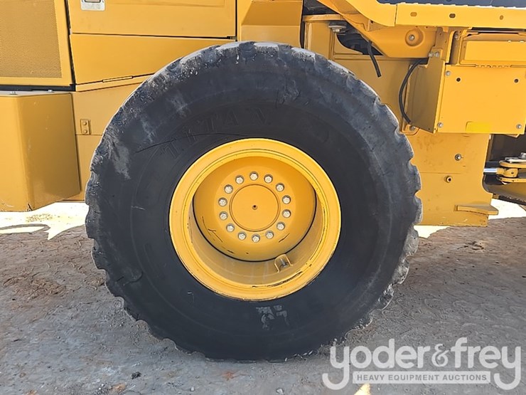 2019-deere-524l-image-14