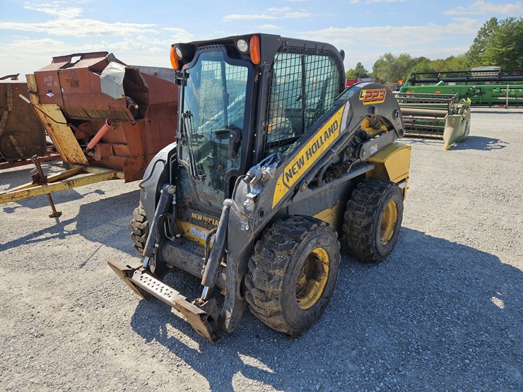 2014-new-holland-l223-image-18