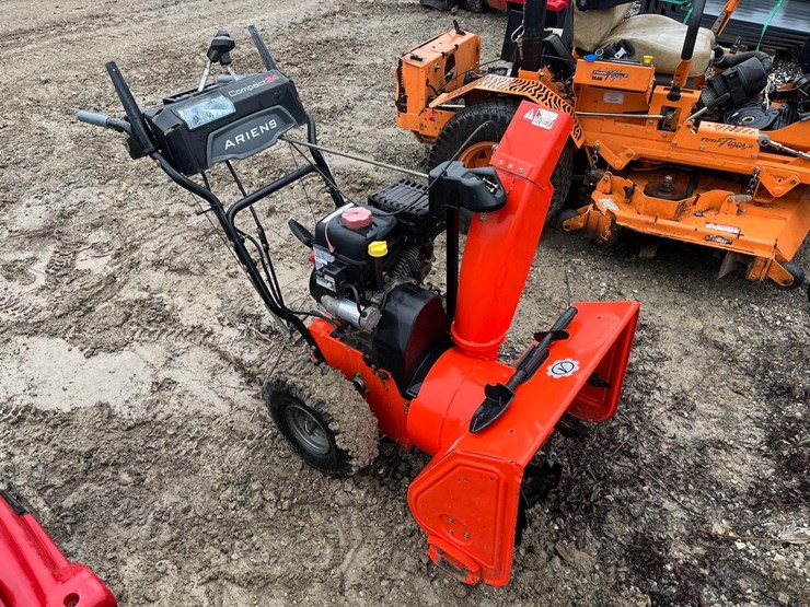 ariens-24"-walk-behind-snow-blower-image-3
