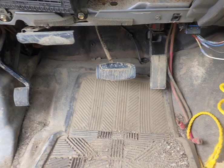 2004-ford-f550-image-23