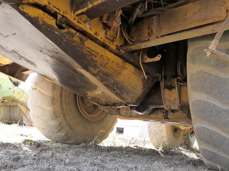 1994-caterpillar-d400d-image-7