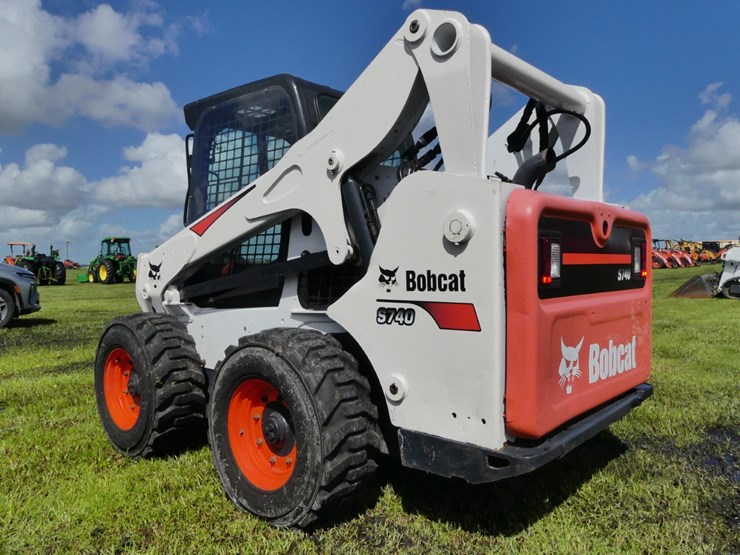2021-bobcat-s740-image-4