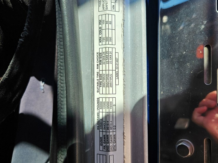 2007-peterbilt-379-image-44