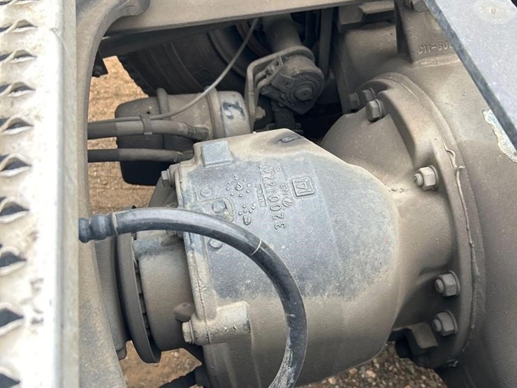 2018-peterbilt-579-image-16