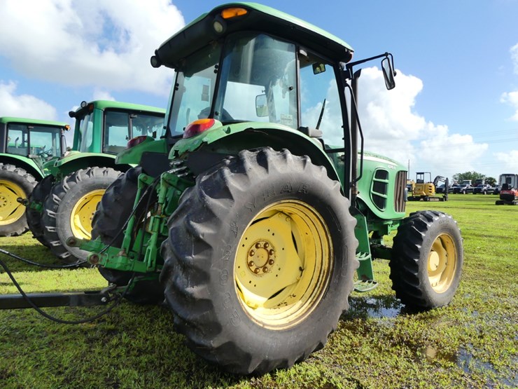 john-deere-6115d-image-3