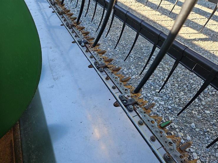 2010-john-deere-635f-image-11