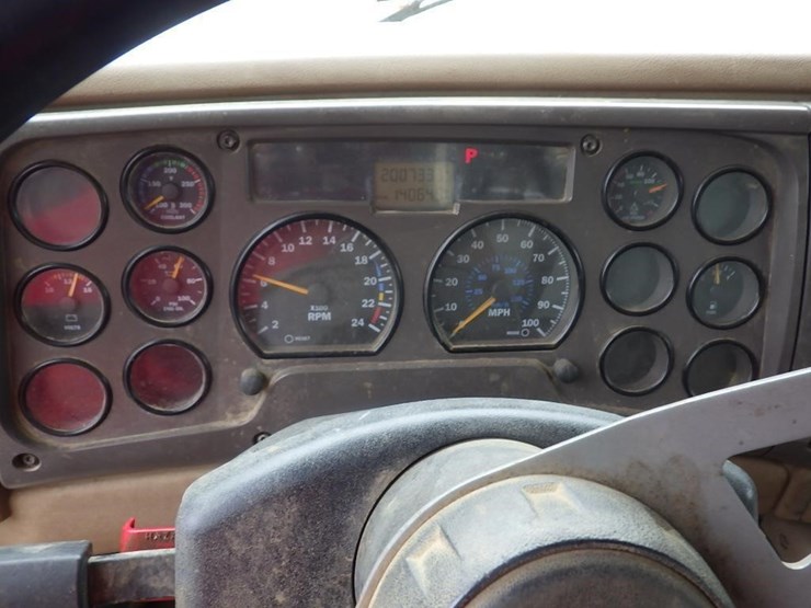 2005-mack-cv713-granite-15'-3-axle-dump-truck-image-28
