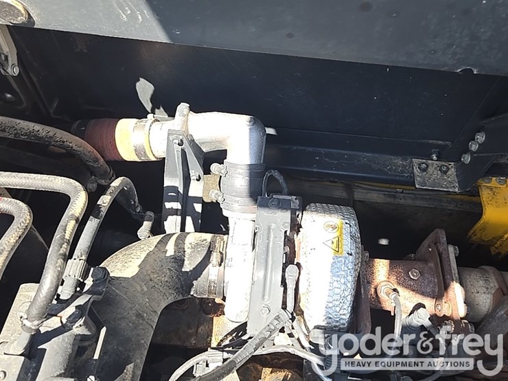 2022-komatsu-pc490-lc-11-image-54