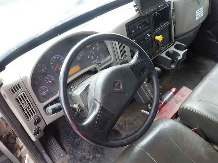 2015-international-durastar-4300-image-19