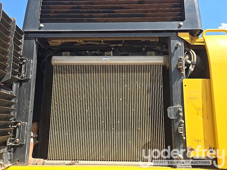 2022-komatsu-pc490-lc-11-image-42