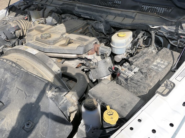 2017-dodge-ram-3500-image-25