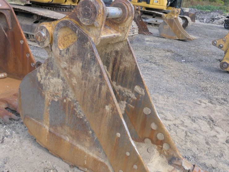caterpillar-320d-image-3