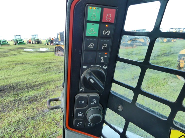 2022-bobcat-t66-image-14