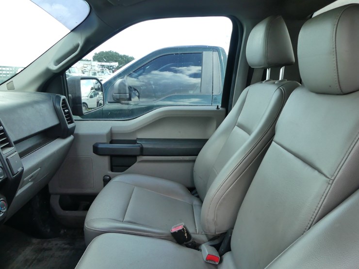 2015-ford-f150-xl-image-10