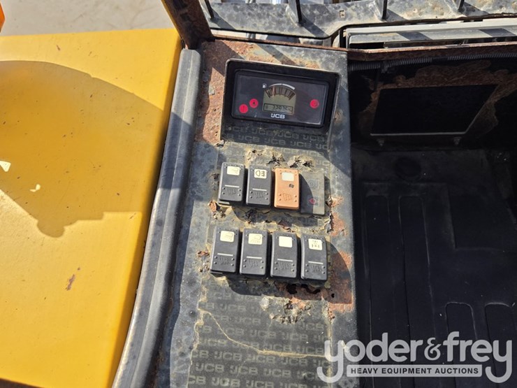 2017-jcb-930-image-51