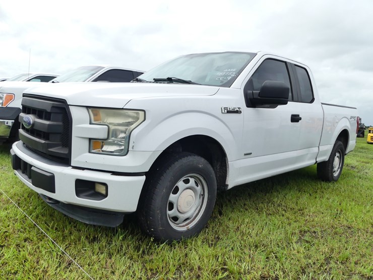 2015-ford-f150-xl-image-2