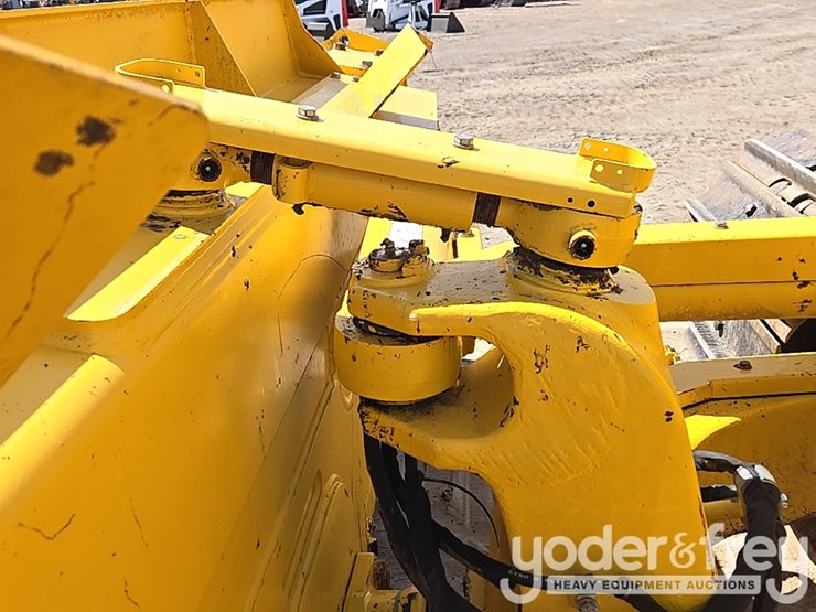 2022-komatsu-d71pxi-24-image-33