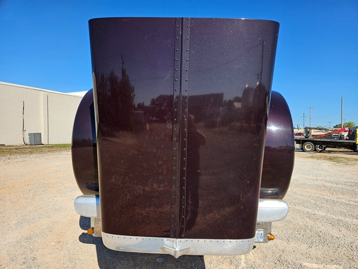 2013-peterbilt-389-image-45