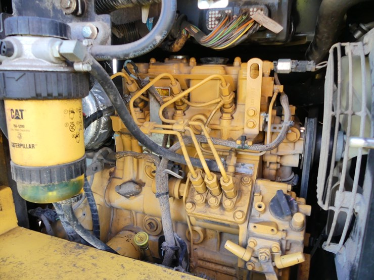 caterpillar-303.5-image-12