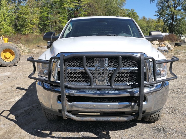 2017-dodge-ram-3500-image-6