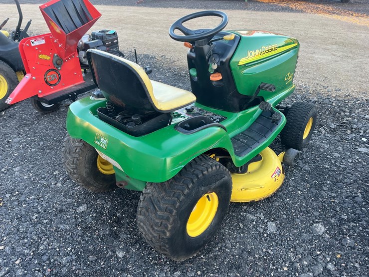 john-deere-lt160-image-3