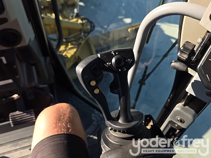 2016-caterpillar-140m3-image-89