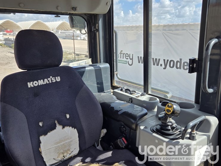 2018-komatsu-d61pxi-24-image-39