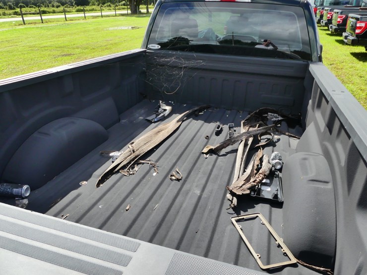 2021-ford-f150-xl-image-5