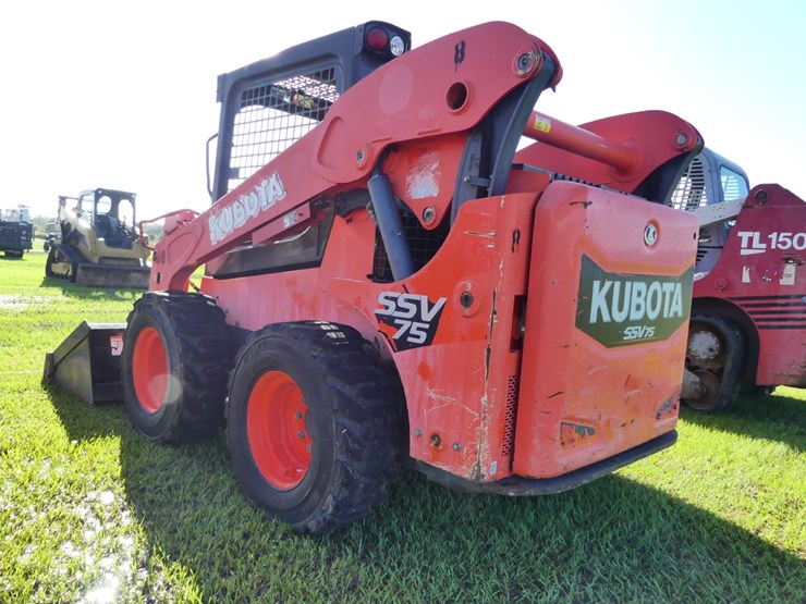 2017-kubota-ssv75-image-4
