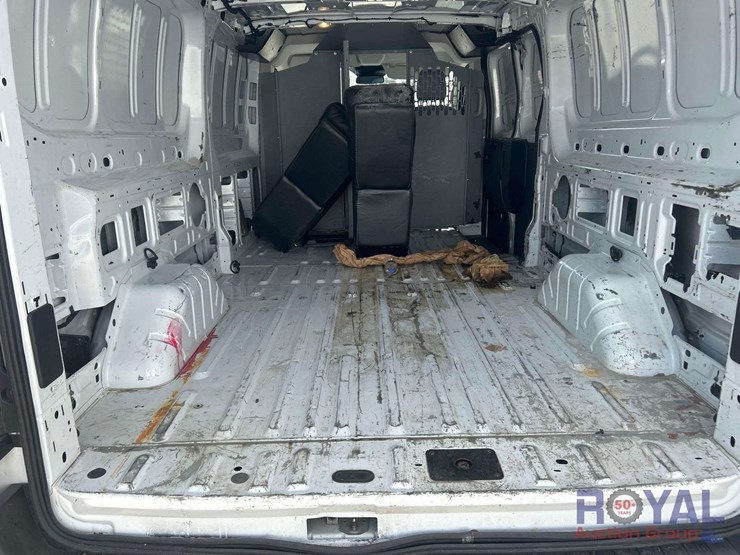 2016-ford-transit-image-30