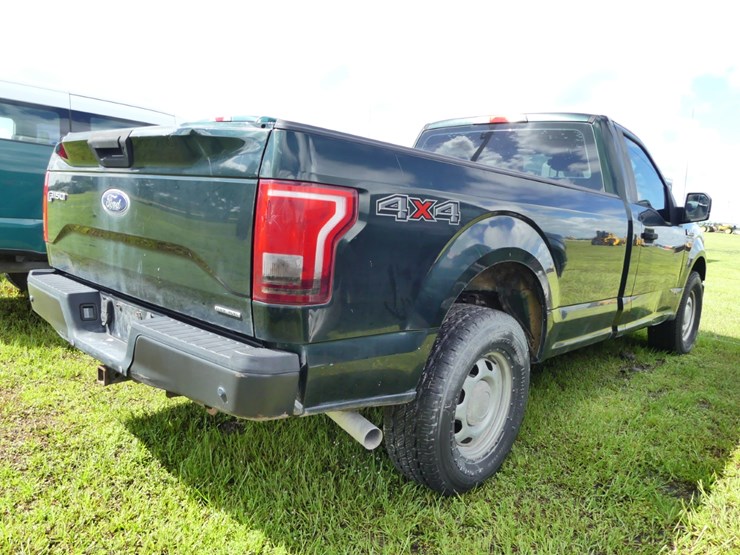 2015-ford-f150-xl-image-3