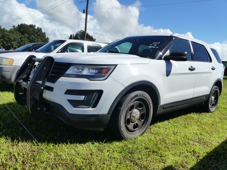 2017-ford-explorer-image-1